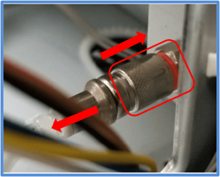 A close up of a cable

Description automatically generated